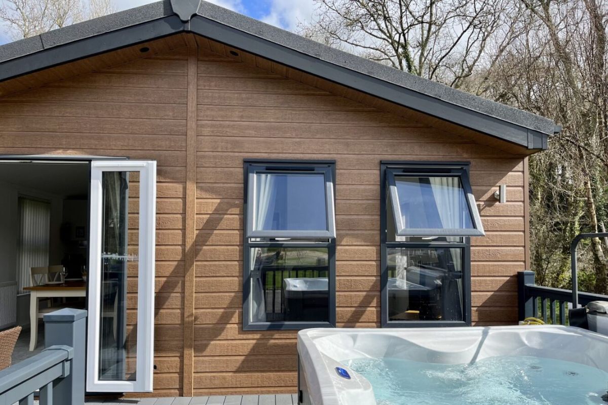 Notter Bridge Luxury Lodges with Hot tubs