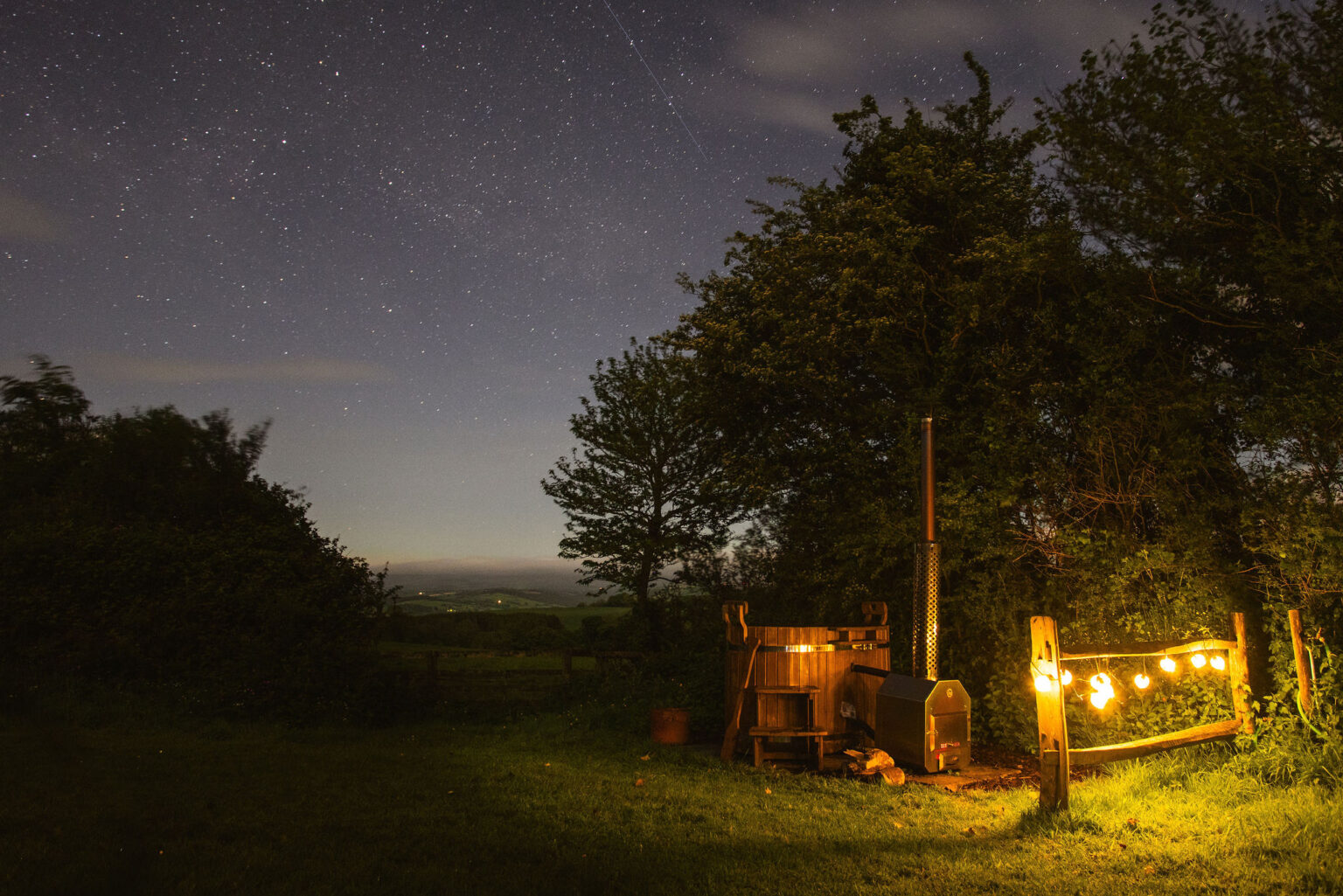 log fired hot tub at devon yurt