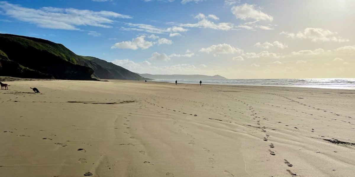 RAME PENINSULA - HOME PAGE Expansive golden sands at Tregantle Beach, perfect for long walks and surf.