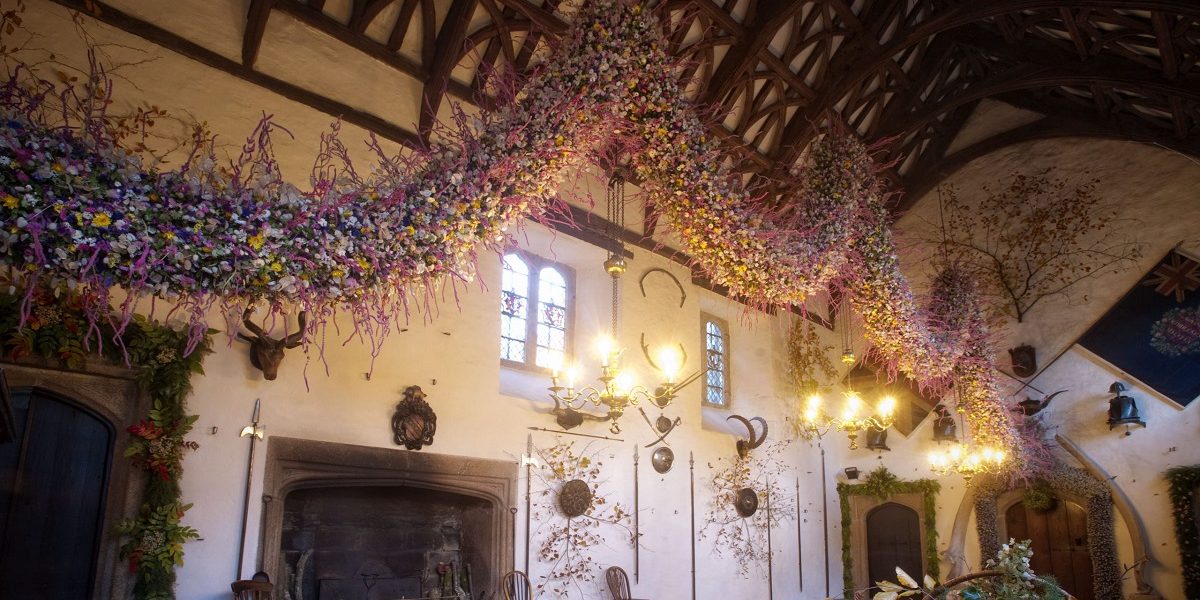 Visit-Tamar-Valley-Christmas-Cotehele-garland-by-Steven-Haywood--scaled