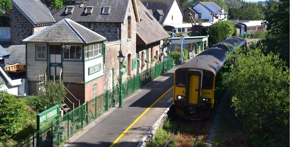 visit tamar valley bere ferrers station train